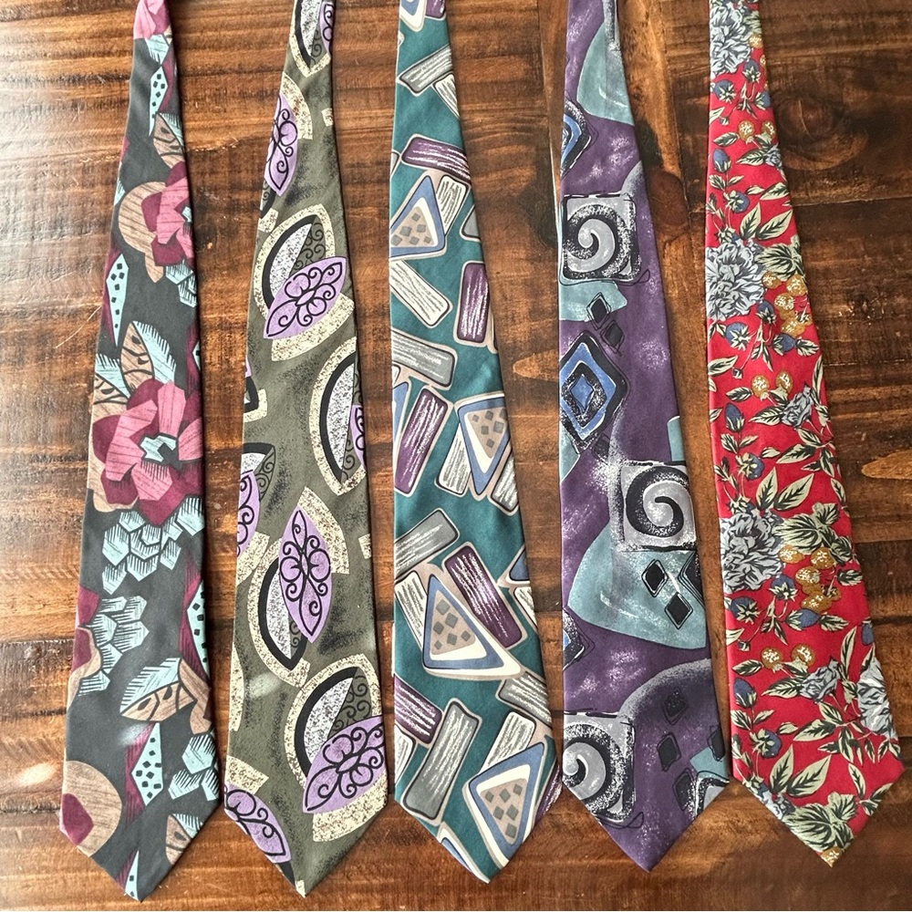 5  HALSTON III Mens Vintage 100% Italian Silk Neckties